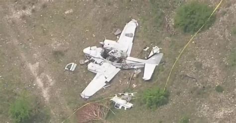 Witnesses Describe Struggling Plane Before Crash In Texas That Killed All 6 On Board - CBS DFW