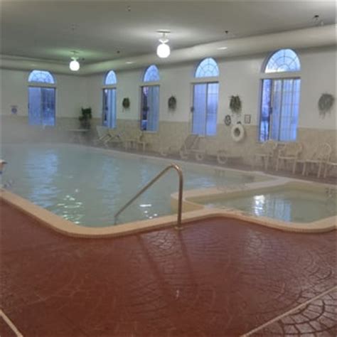 Holiday Inn Express Birch Run - 28 Photos - Hotels - Birch Run, MI ...