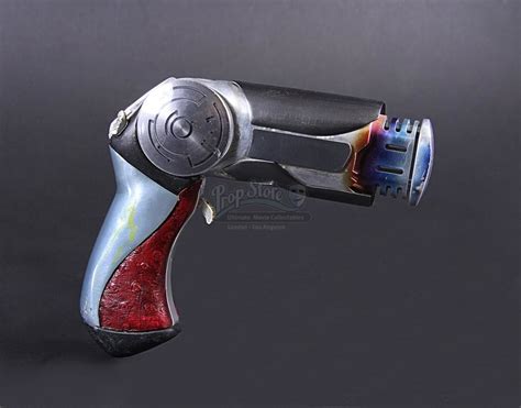 MINORITY REPORT (2002) - Hero Sonic Pistol - Current price: £1400