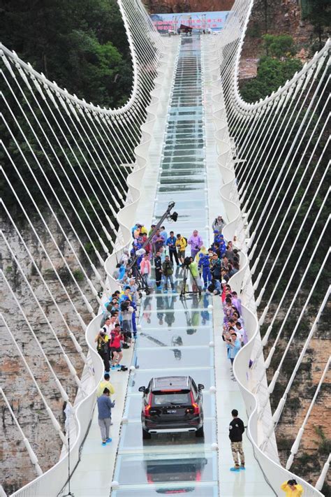 A visit to Zhangjiajie Glass Bridge China | Universe Discovery