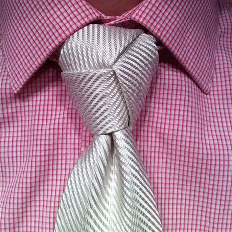 How to Tie a Trinity Necktie Knot - AllDayChic