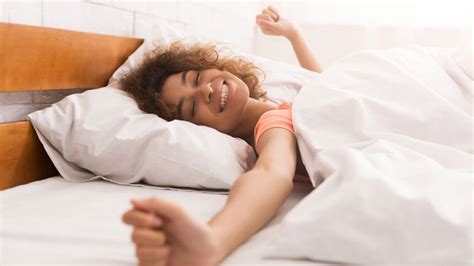 This expert-recommended pillow trick can help improve your sleep ...