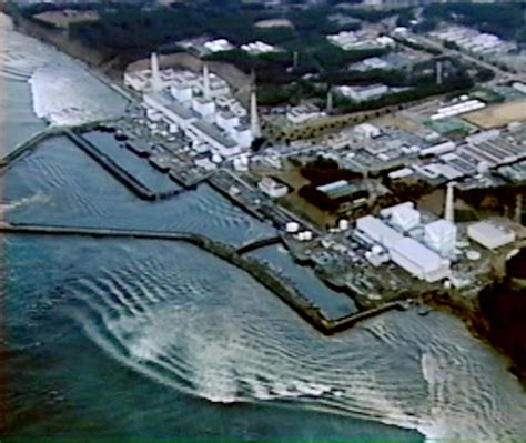 031111b: backrush of tsunami hitting Fukushima Dai-ichi NPP