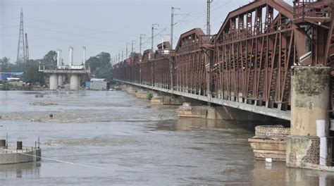 Delhi Flood: Rail traffic restored on old Yamuna bridge - The Statesman