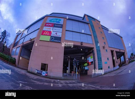 Redditch Kingfisher Hub - Redditch Kingfisher Shopping Centre and Bus Station Stock Photo - Alamy