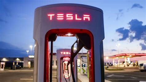 Tesla officially opens its charging network to non-Tesla cars | CNN Business