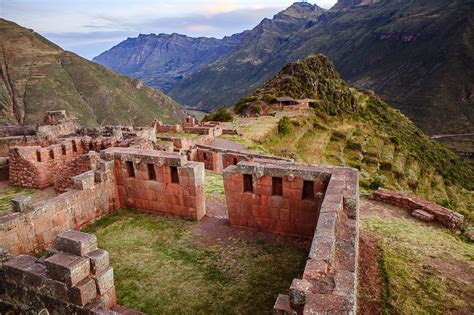 The history that surrounds the town of Pisac ruins keeps secrets ...