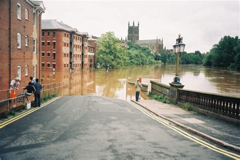 Looking back at the 2007 flooding in Worcestershire - Worcestershire Archive & Archaeology Service