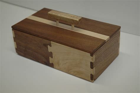 Fancy Jointed Walnut Box Wooden Box Designs, Dove Tail, Diy Box, Jewellery Boxes, Wood Boxes ...