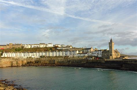 Porthleven Outer Harbour | Cornwall Guide Images