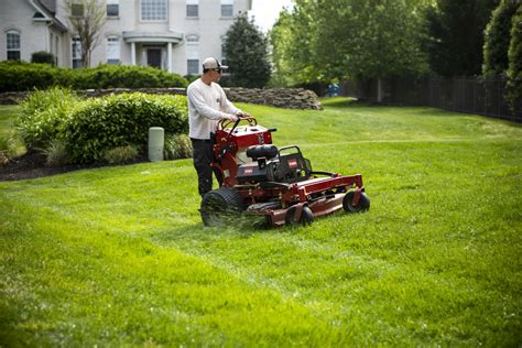 How Lawn Mowing Can Have a Huge Impact on Grass Health