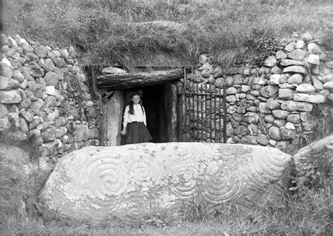 Newgrange (8294082764) - Newgrange - Wikipedia | Ancient ireland ...