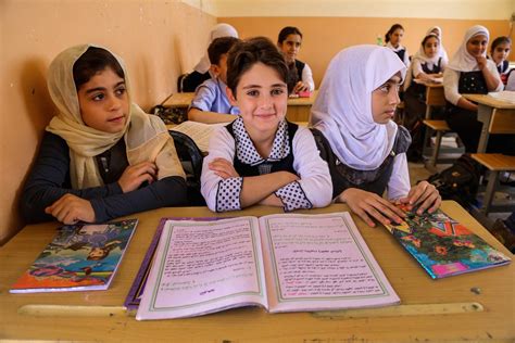 In Pictures: These Children In War Zones Are Still Attending School | BuzzFeed News | Scoopnest