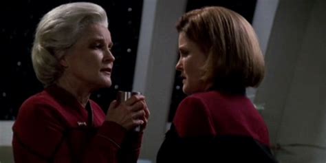 Star Trek: Voyager Series Ending Explained - How The Crew Gets Home