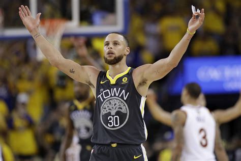 Stephen Curry dominates Game 2 of NBA Finals in Warriors win