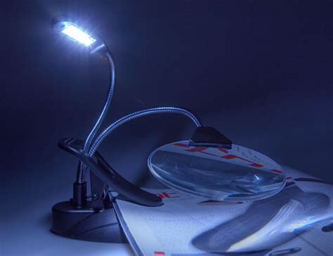 4-LED Desk Lamp with Magnifier