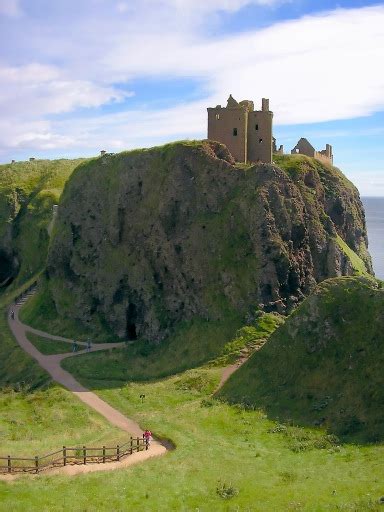 Dunnottar Castle, Scotland: Secrets, History and Pictures