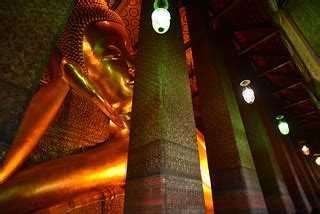 Reclining Buddha in Wat Pho | Nicolas Lannuzel | Flickr