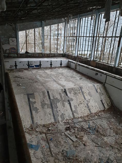 Abandoned pool of Pripyat : chernobyl