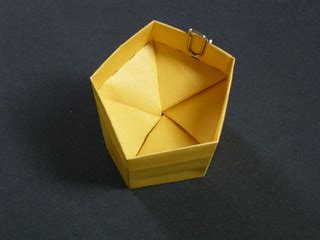 Stackable pentagonal box 11 | Check the bottom : twist doesn… | Flickr