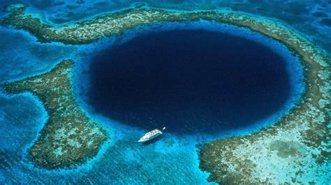 Diving The Great Blue Hole or The Story of A Little Fighter - Maho On Earth