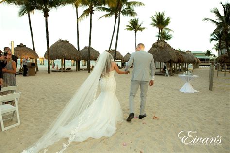 Tips To Help You Choose the Best Beach Wedding Venues | Eivan's Photo