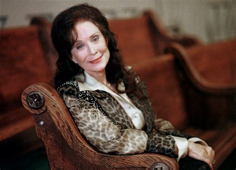 Loretta Lynn, coal miner's daughter and country queen, dies