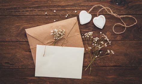 Complete Guide to Virtual Wedding Invitations (with 5 Gorgeous Recommendations)