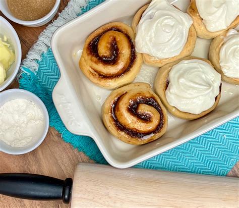 Buns of Cinnamon already ready to heat for a special breakfast | OH Grate