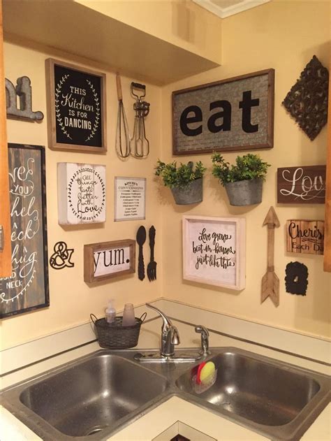 20+ Small Kitchen Wall Decor - DECOOMO