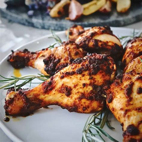 Crispy Baked Chicken Drumsticks (Gebackene Hähnchenkeulen) - dirndl kitchen