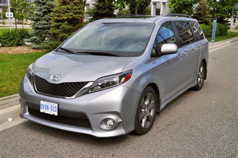 Toyota Sienna / 2021 Toyota Sienna Hybrid Launching Next Month From ...