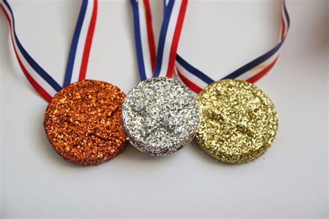 Easy Olympic Medal Craft For Kids - Homemade Ginger, #craft #easy # ...