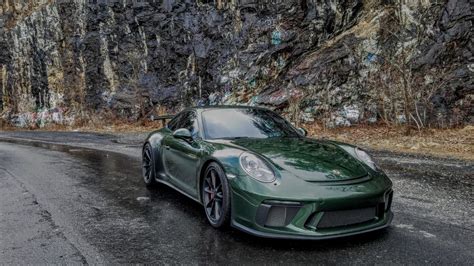 Oak Green Metallic 911 GT3 : Porsche