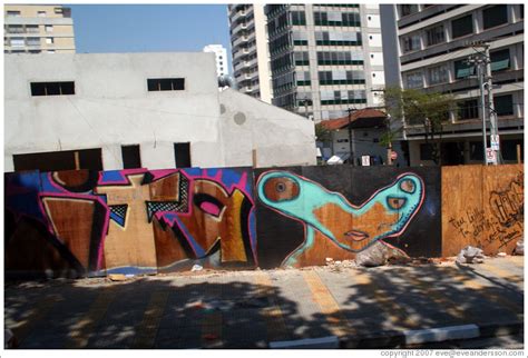 Graffiti in São Paulo. (Photo ID 11951-satildeo)