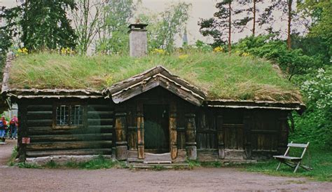 Sod Roofed Hut Norway | Sod roofed wooden hut outside Oslo, … | Flickr