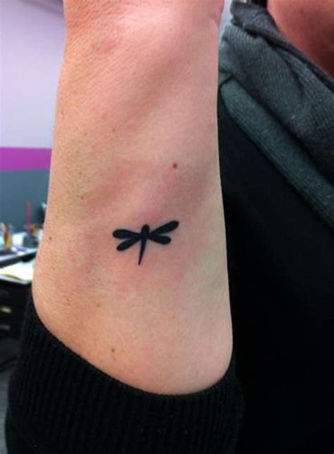 32 Stylish Wrist Dragonfly Tattoos