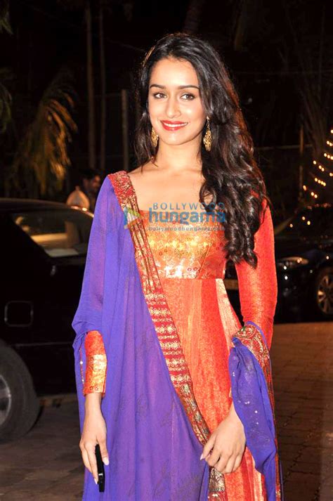 File:Shraddha Kapoor at Udita Goswami and Mohit Suri's wedding.jpg ...