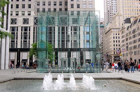 Apple Store Fifth Avenue | checkonsite.com