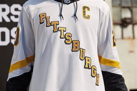 3240151_web1_ADI_NHL_18661_PITTSBURGH_08425-copy