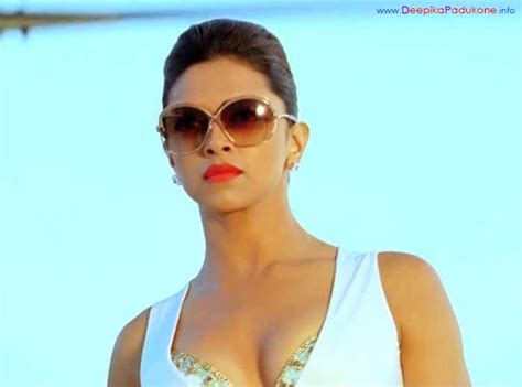 Deepika Padukone Hot Pictures from Race 2 – Deepika Padukone 🎥 fan