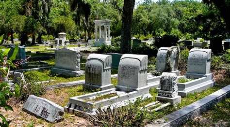 Bonaventure Cemetery Historic Walking Tour in Savannah: Book Tours & Activities at Peek.com