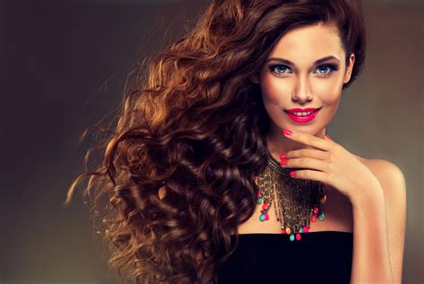 Download Long Hair Smile Curl Lipstick Blue Eyes Brunette Necklace Woman Model HD Wallpaper