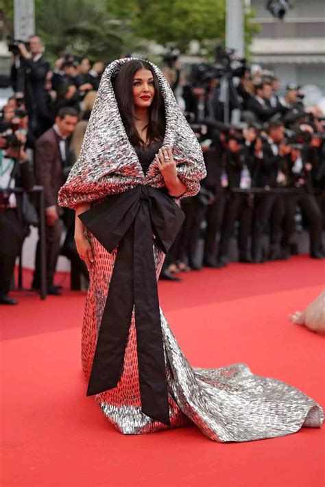 Pics: Aishwarya Rai Bachchan makes a stunning appearance at the Cannes ...