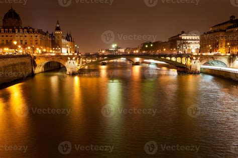 night panorama of Seine river in Paris 11852660 Stock Photo at Vecteezy