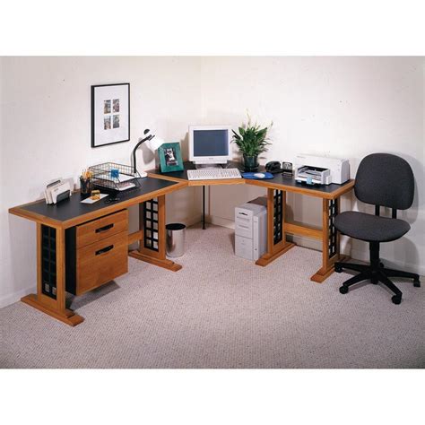 Computer Desk Woodworking Plan from WOOD Magazine