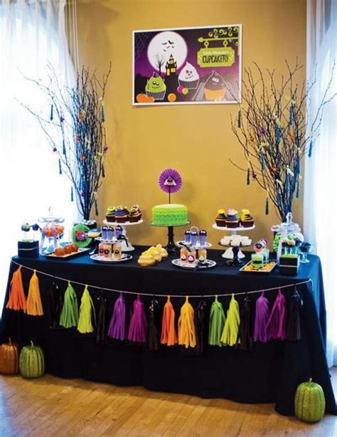 25 Halloween Decorating Ideas Using Purple Colors