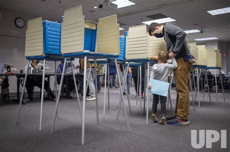 Photo: Virginian Voters Cast Ballots in 2021 Elections on Election Day ...