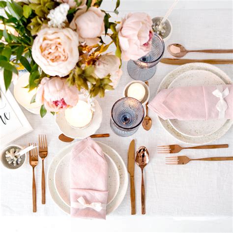 Five Trendy Wedding Napkin Folds that You Can Try | CV Linens