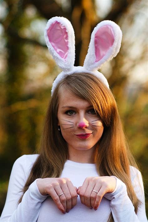 20 Bunny Halloween Makeup Ideas - Flawssy | Bunny halloween makeup, Bunny makeup, Cute halloween ...